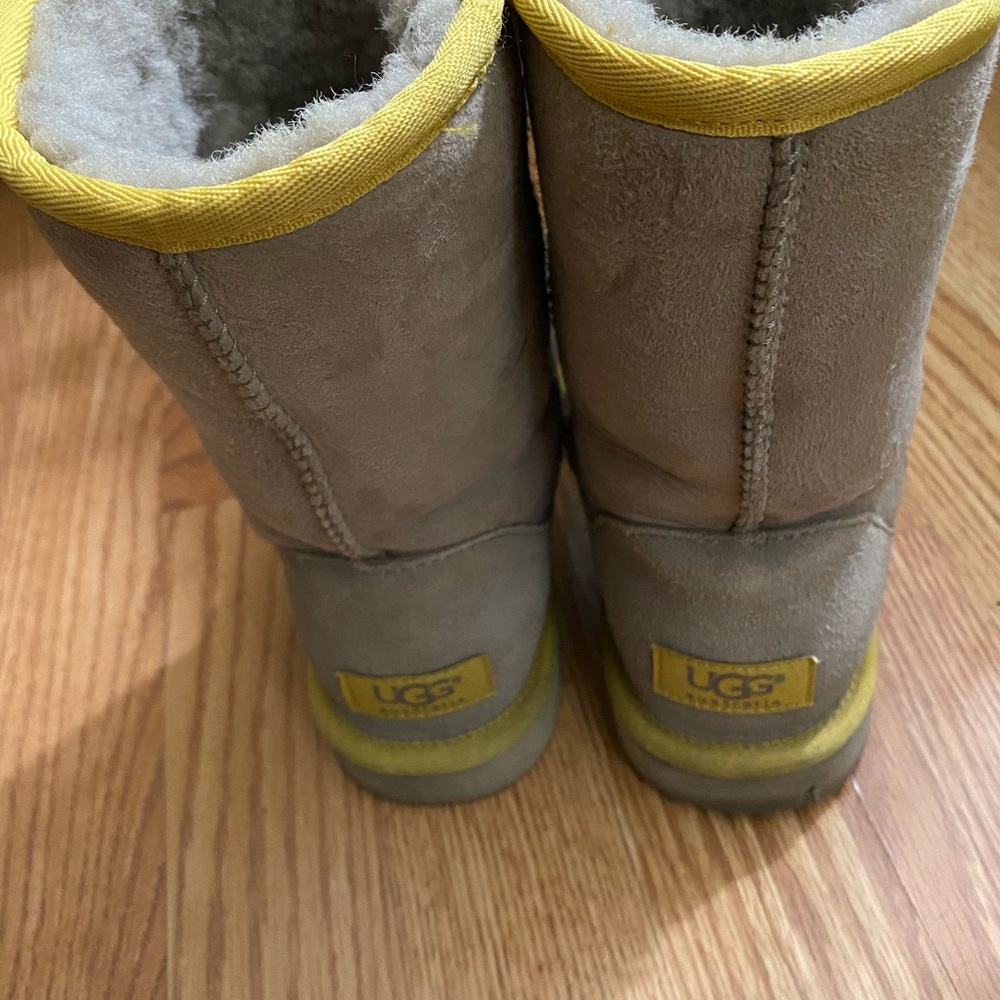 Ugg boots - Picture 2 of 4
